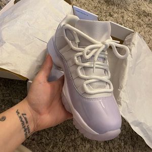 11’s retro low ‘Pure Violet’